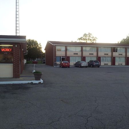 Indian Head Motel Winamac Exterior photo
