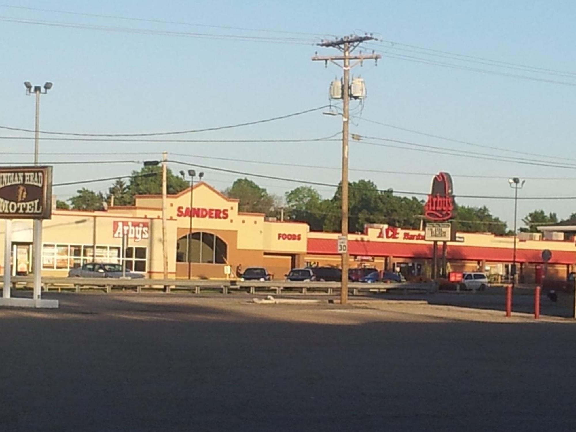 Indian Head Motel Winamac Exterior photo