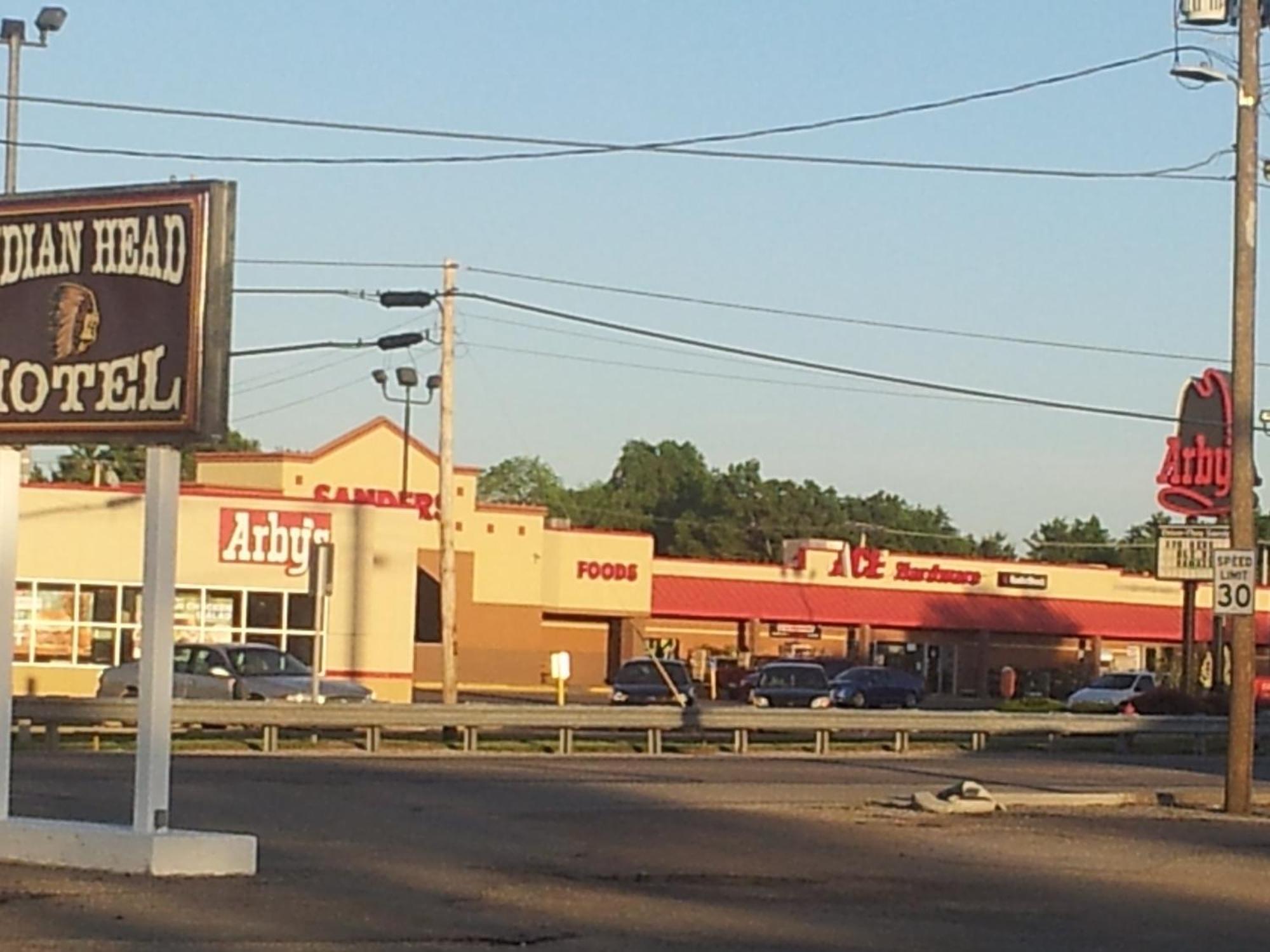 Indian Head Motel Winamac Exterior photo